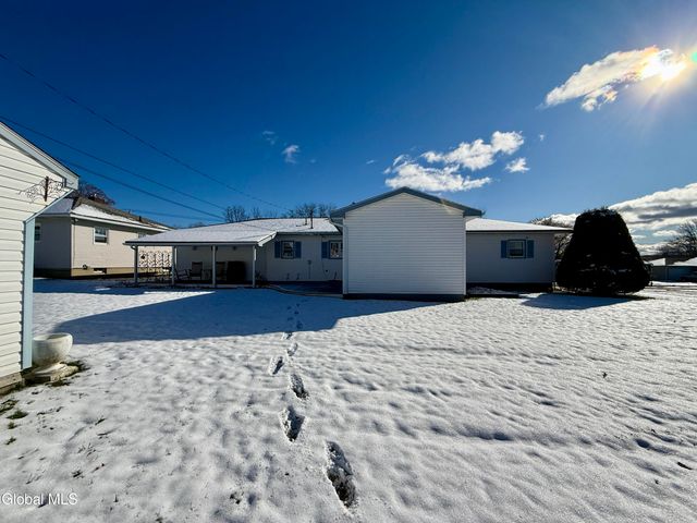 22 Peter Lane, Amsterdam, NY 12010