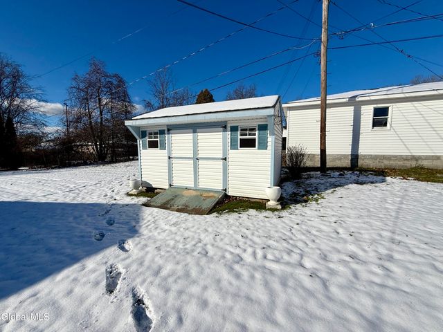 22 Peter Lane, Amsterdam, NY 12010