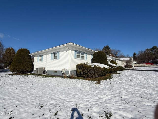 22 Peter Lane, Amsterdam, NY 12010