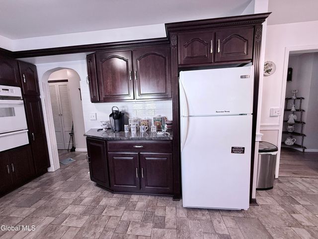 22 Peter Lane, Amsterdam, NY 12010