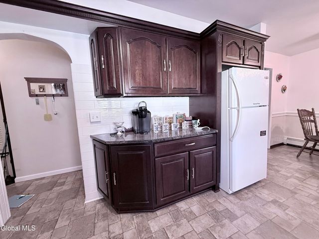 22 Peter Lane, Amsterdam, NY 12010