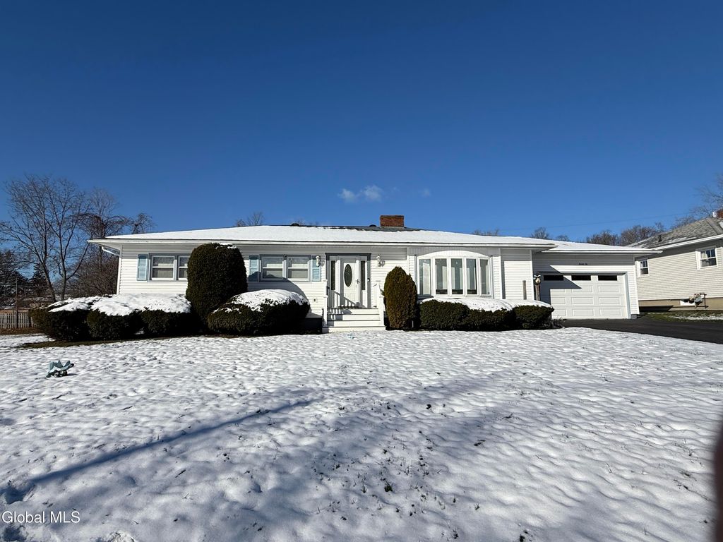 22 Peter Lane, Amsterdam, NY 12010