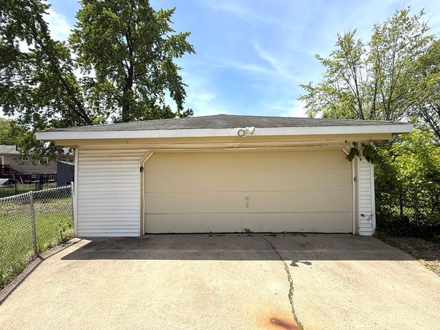 35 S Chestnut Court, Glenwood, IL 60425