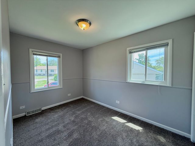 35 S Chestnut Court, Glenwood, IL 60425