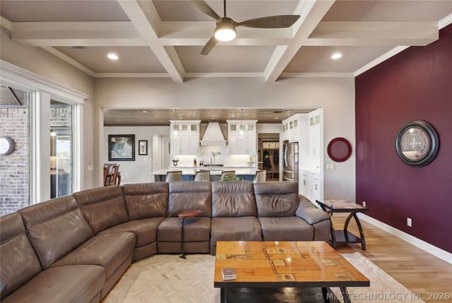 6907 E 91st Street North N, Owasso, OK 74055