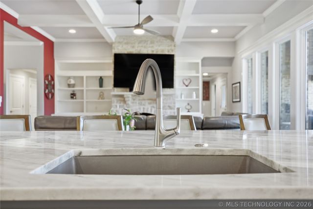 6907 E 91st Street North N, Owasso, OK 74055