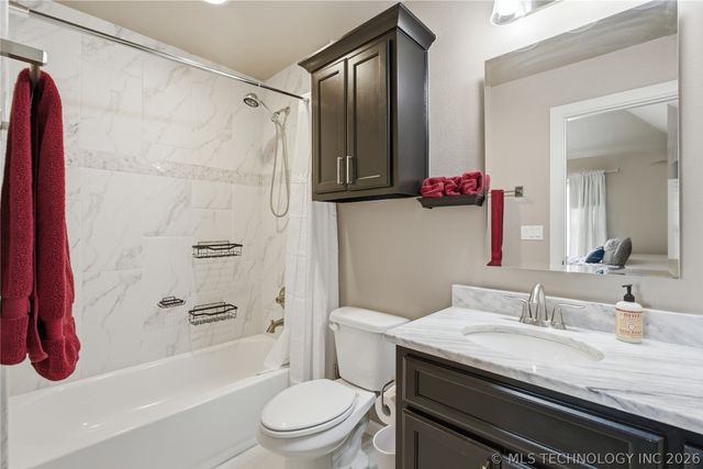 6907 E 91st Street North N, Owasso, OK 74055