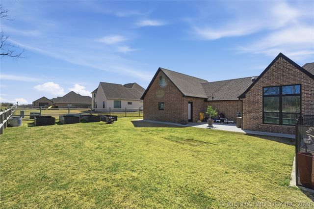 6907 E 91st Street North N, Owasso, OK 74055