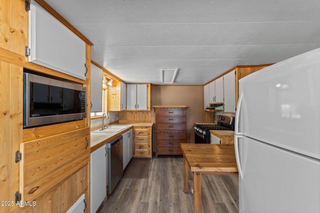 50017 N EAGLE VIEW Drive, Aguila, AZ 85320