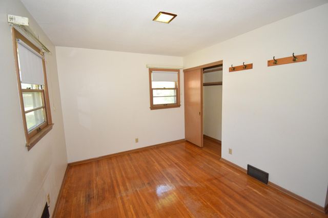 6536 Indiana Avenue N, Brooklyn Center, MN 55429
