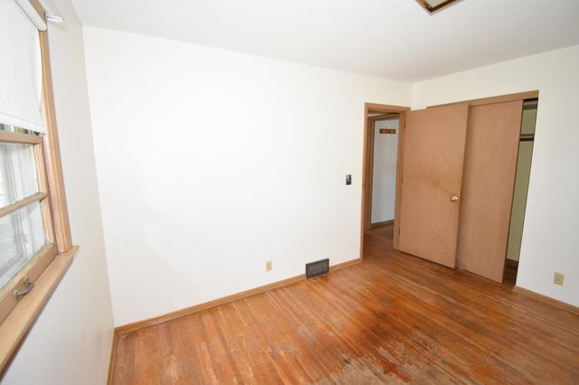 6536 Indiana Avenue N, Brooklyn Center, MN 55429