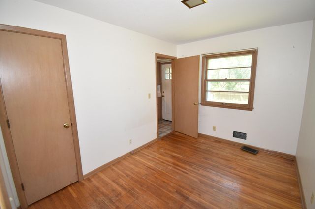 6536 Indiana Avenue N, Brooklyn Center, MN 55429