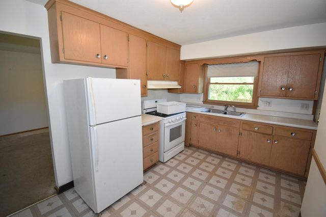 6536 Indiana Avenue N, Brooklyn Center, MN 55429