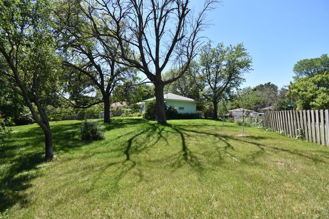6536 Indiana Avenue N, Brooklyn Center, MN 55429