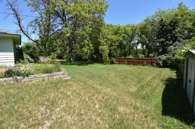 6536 Indiana Avenue N, Brooklyn Center, MN 55429