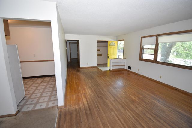 6536 Indiana Avenue N, Brooklyn Center, MN 55429