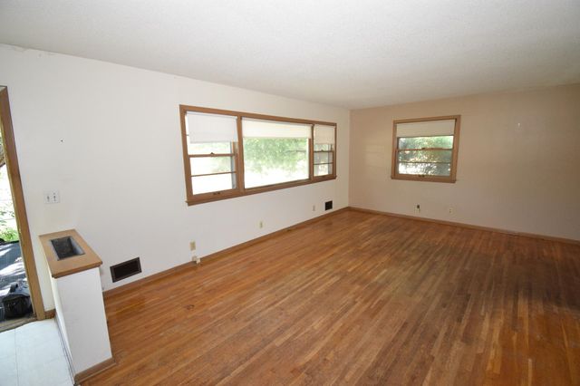 6536 Indiana Avenue N, Brooklyn Center, MN 55429