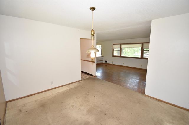 6536 Indiana Avenue N, Brooklyn Center, MN 55429