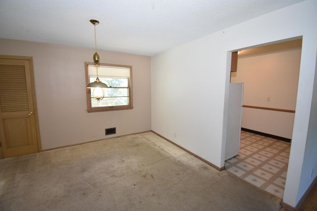 6536 Indiana Avenue N, Brooklyn Center, MN 55429