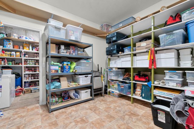 2887 S STAR BROOK CIR CIR, West Valley City, UT 84128