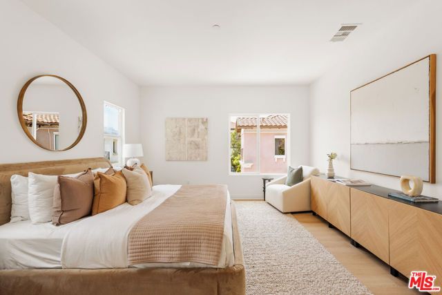 5736 S Celedon, Los Angeles, CA 90094