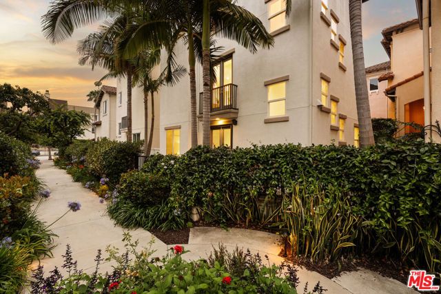 5736 S Celedon, Los Angeles, CA 90094
