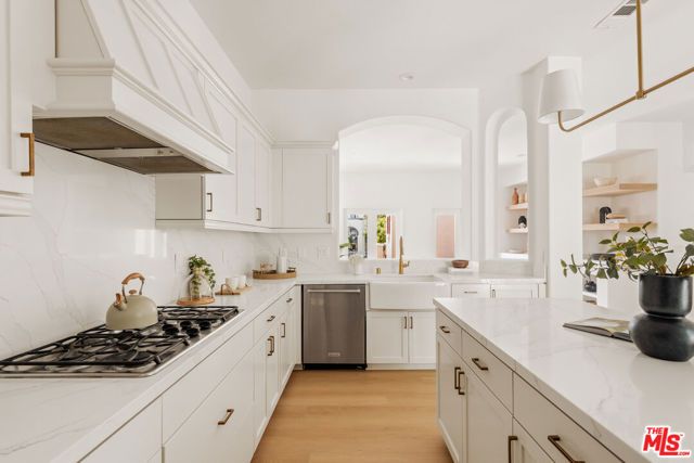 5736 S Celedon, Los Angeles, CA 90094