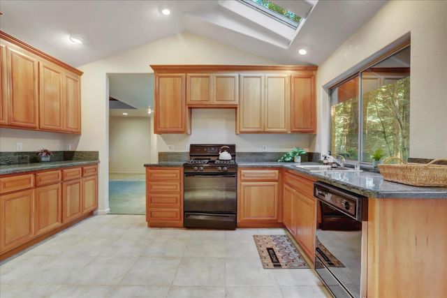 12593 Red Dog Rd, Nevada City, CA 95959