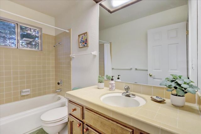 12593 Red Dog Rd, Nevada City, CA 95959