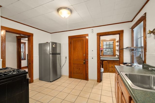 8-10 Henry Street, Brookline, MA 02445