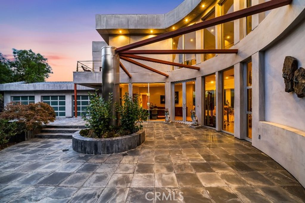 10182 Cowan Heights Drive, North Tustin, CA 92705