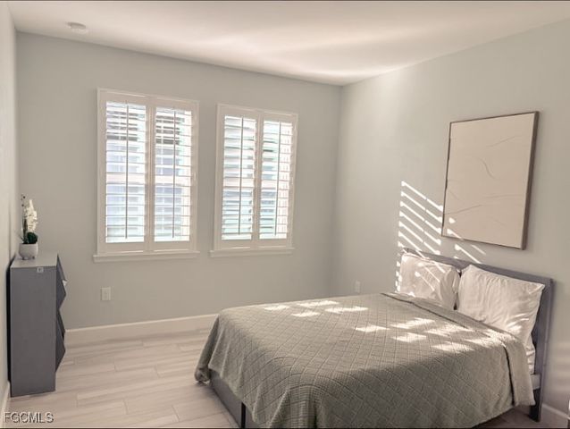 2038 Grove DR, Naples, FL 34120