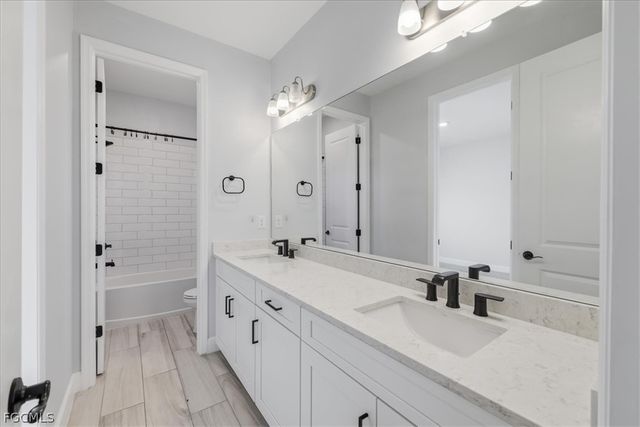 2038 Grove DR, Naples, FL 34120