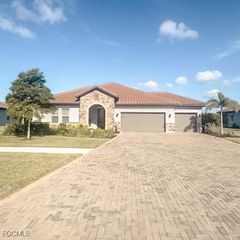 2038 Grove DR, Naples, FL 34120