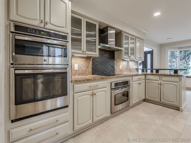 7426 S Gary Place, Tulsa, OK 74136