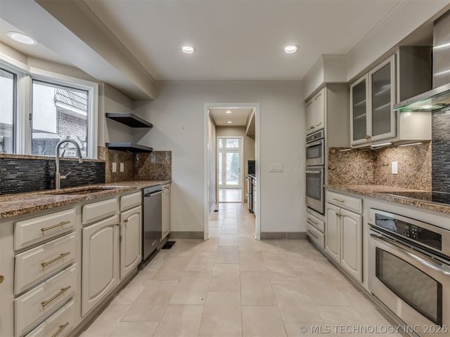 7426 S Gary Place, Tulsa, OK 74136