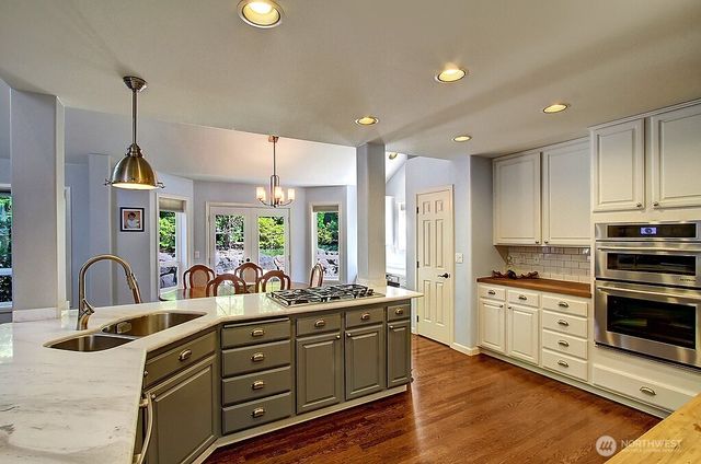 14 10th Place S, Kirkland, WA 98033