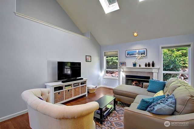 14 10th Place S, Kirkland, WA 98033