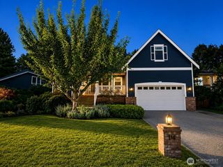 14 10th Place S, Kirkland, WA 98033