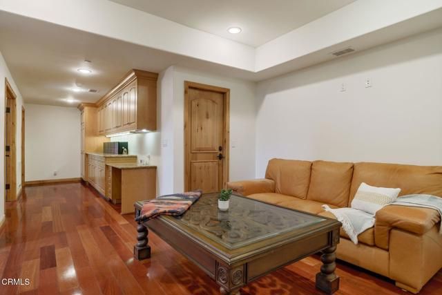 300 N Kalorama Street, Ventura, CA 93001