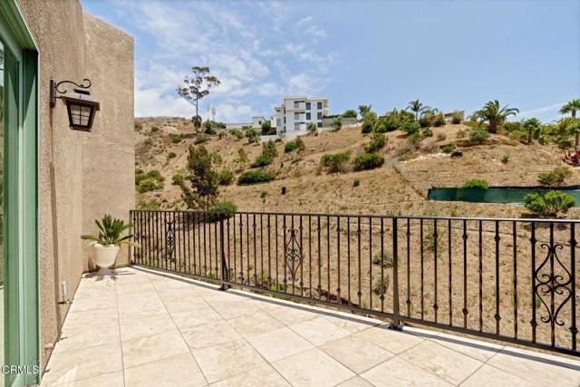 300 N Kalorama Street, Ventura, CA 93001