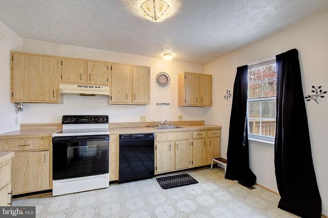 2200 HOLLY OAK CT, Waldorf, MD 20601