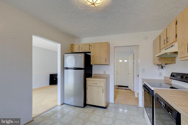 2200 HOLLY OAK CT, Waldorf, MD 20601