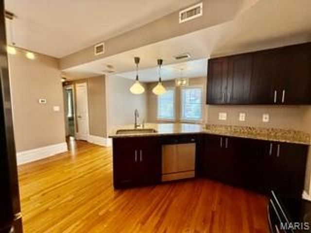536 Rosedale Avenue 101, St Louis, MO 63112