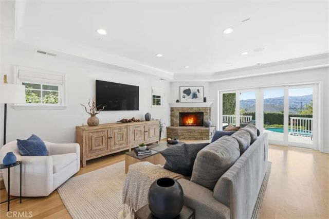 1038 Avenue D, Redondo Beach, CA 90277