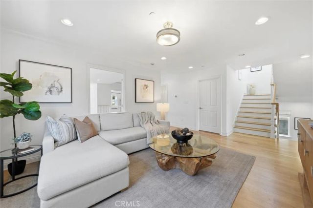 1038 Avenue D, Redondo Beach, CA 90277