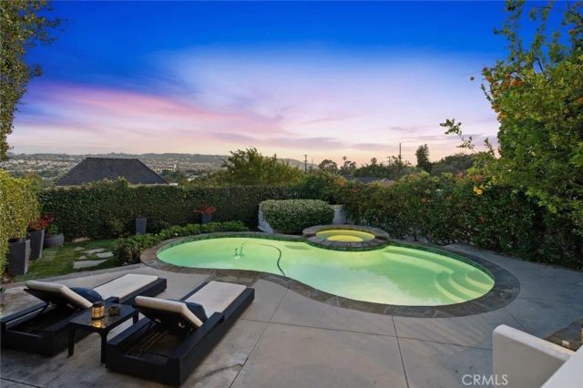 1038 Avenue D, Redondo Beach, CA 90277