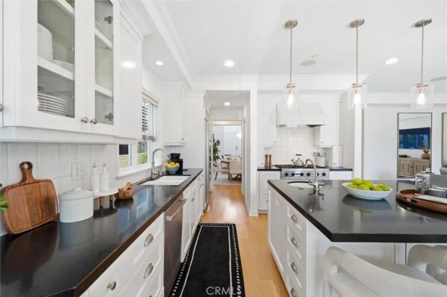 1038 Avenue D, Redondo Beach, CA 90277