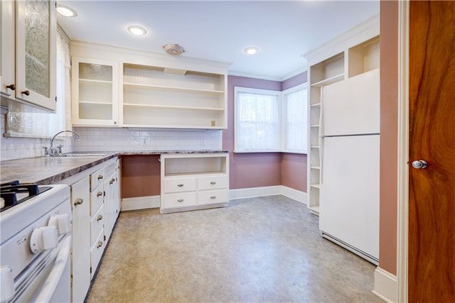 50 Rogers Parkway, Irondequoit, NY 14617