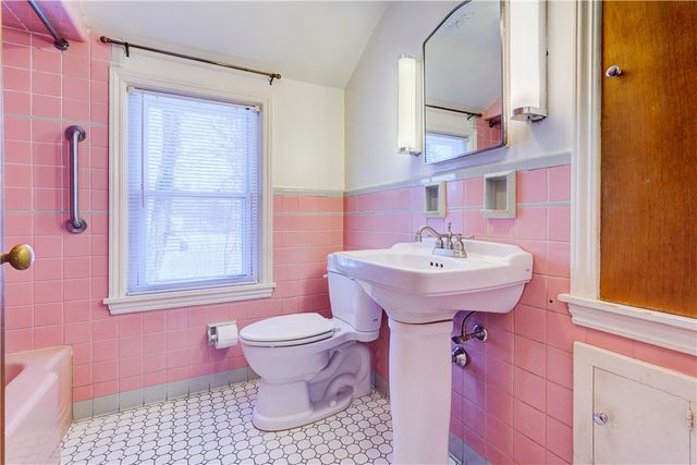 50 Rogers Parkway, Irondequoit, NY 14617